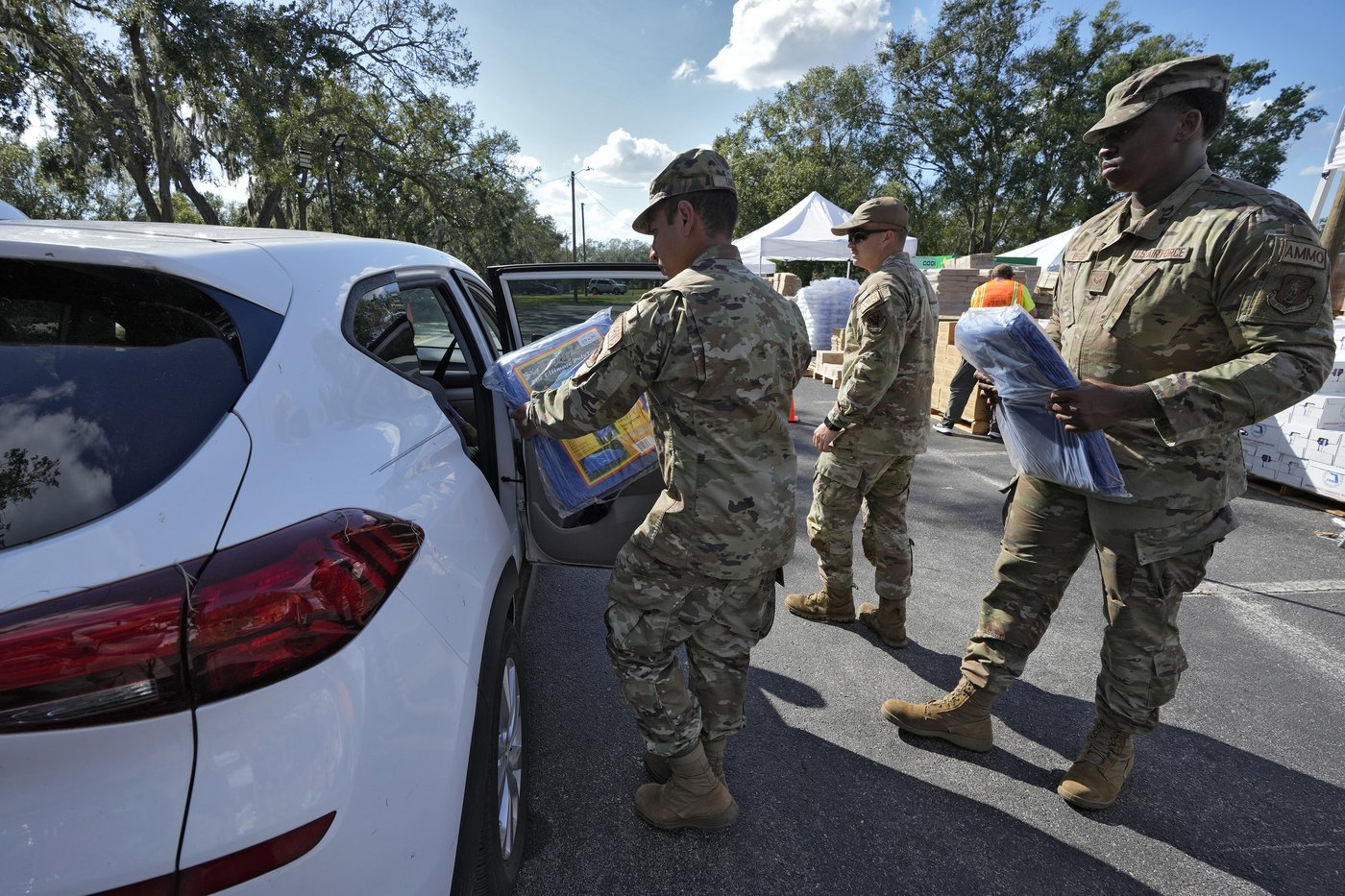 Florida neighbors band together to recover after one-two punch from hurricanes Helene and Milton | iNFOnews.ca