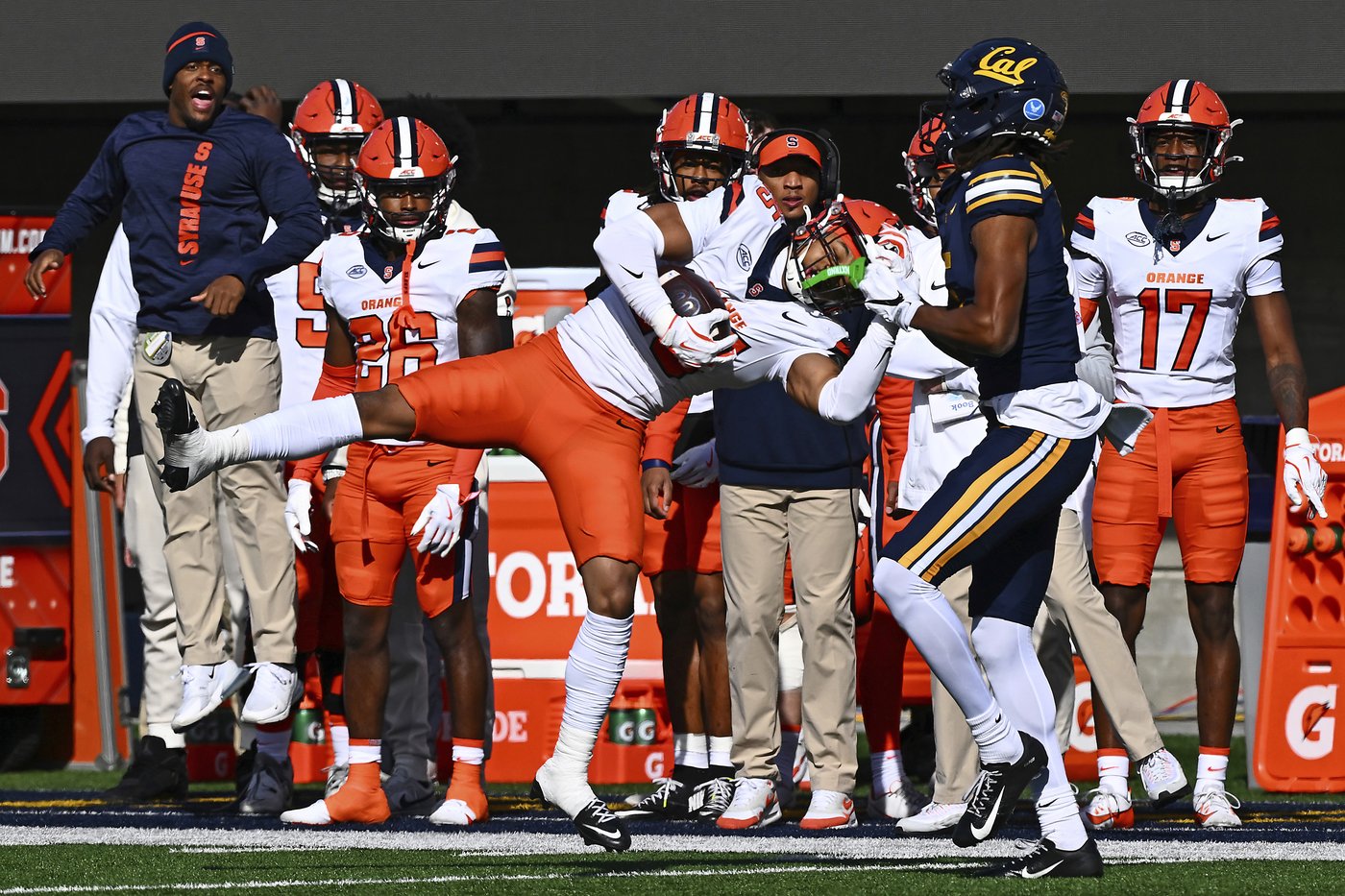 Passing leader McCord keeps Syracuse on the ground as Orange grinds out a 33-25 win over Cal | iNFOnews.ca