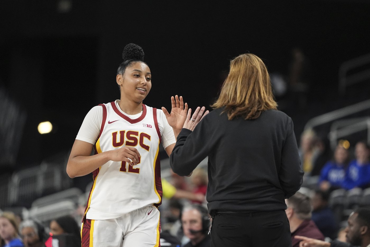 JuJu Watkins and Kiki Iriafen score 30-plus points and No. 6 USC routs Saint Louis 104-65 | iNFOnews.ca JuJu Watkins and Kiki Iriafen score 30-plus points and No. 6 USC routs Saint Louis 104-65 | iNFOnews.ca