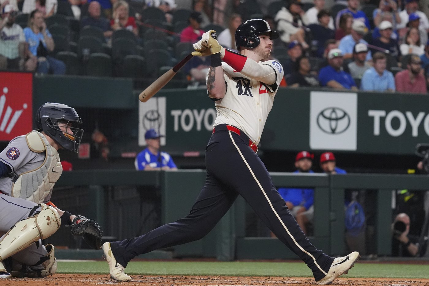 Rangers place outfielder Evan Carter on IL with quad strain, activate Kevin Pillar | iNFOnews.ca Rangers place outfielder Evan Carter on IL with quad strain, activate Kevin Pillar | iNFOnews.ca