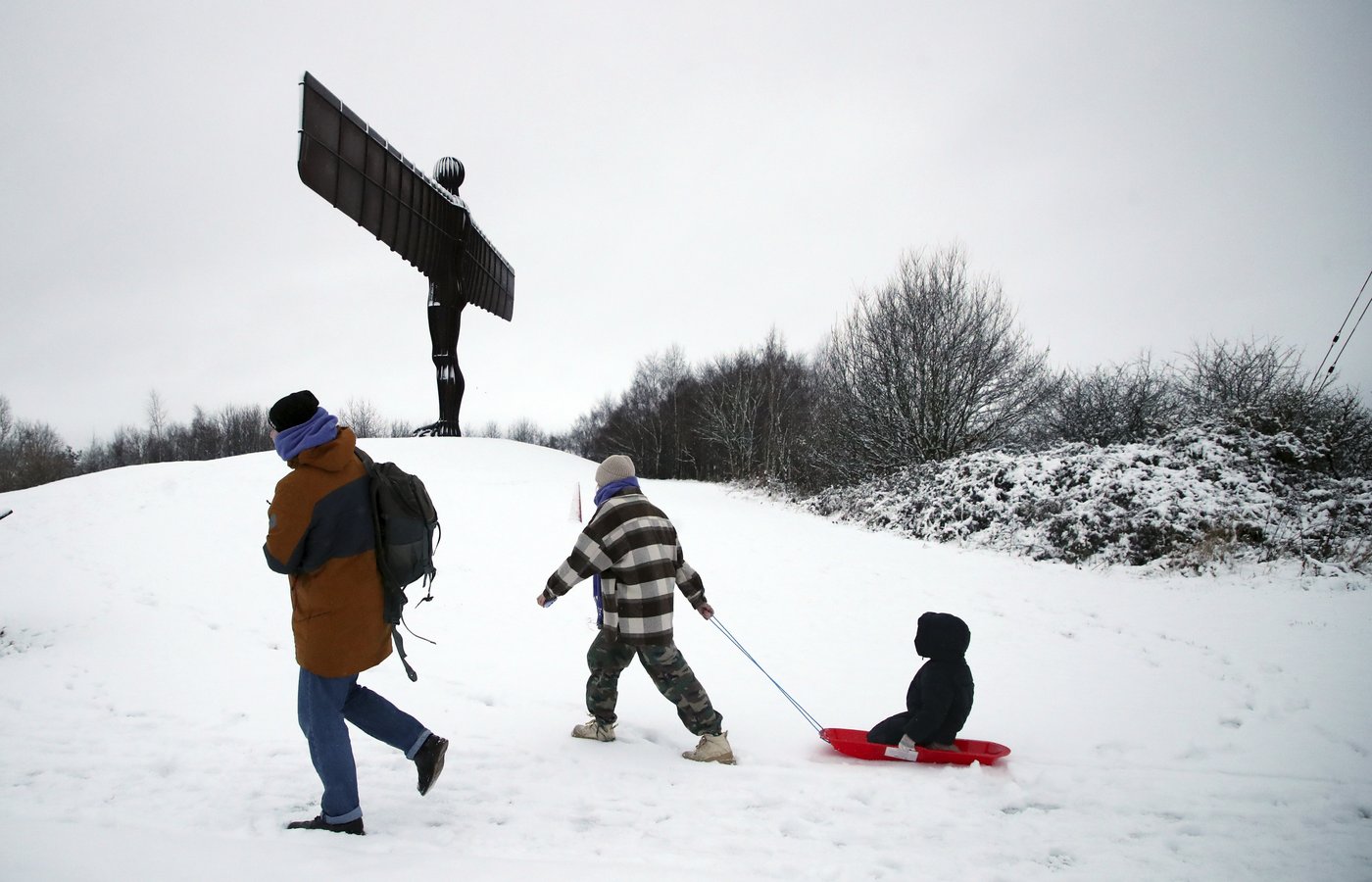 Heavy snow brings widespread disruption across the UK | iNFOnews.ca Heavy snow brings widespread disruption across the UK | iNFOnews.ca
