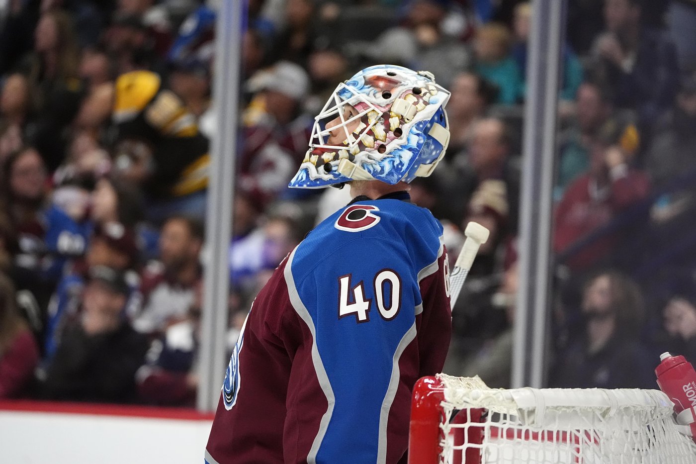 Bruins hold on for 5-3 win, Avalanche drop 4 in a row to start season for 1st time since 1998-99 | iNFOnews.ca