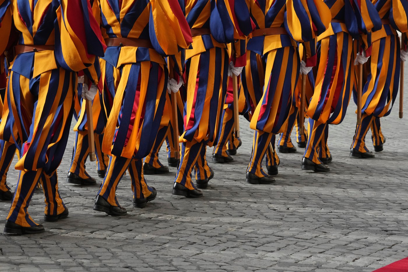 Vatican investigates Swiss Guard after allegations of an antisemitic incident in St. Peter's Square | iNFOnews.ca Vatican investigates Swiss Guard after allegations of an antisemitic incident in St. Peter's Square | iNFOnews.ca