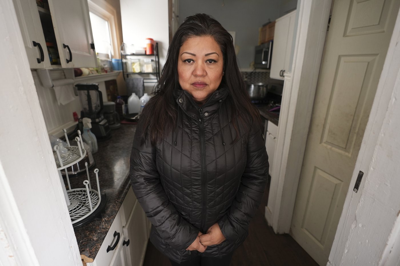 Detroit crews are working to fix a broken water main that flooded dozens of homes | iNFOnews.ca