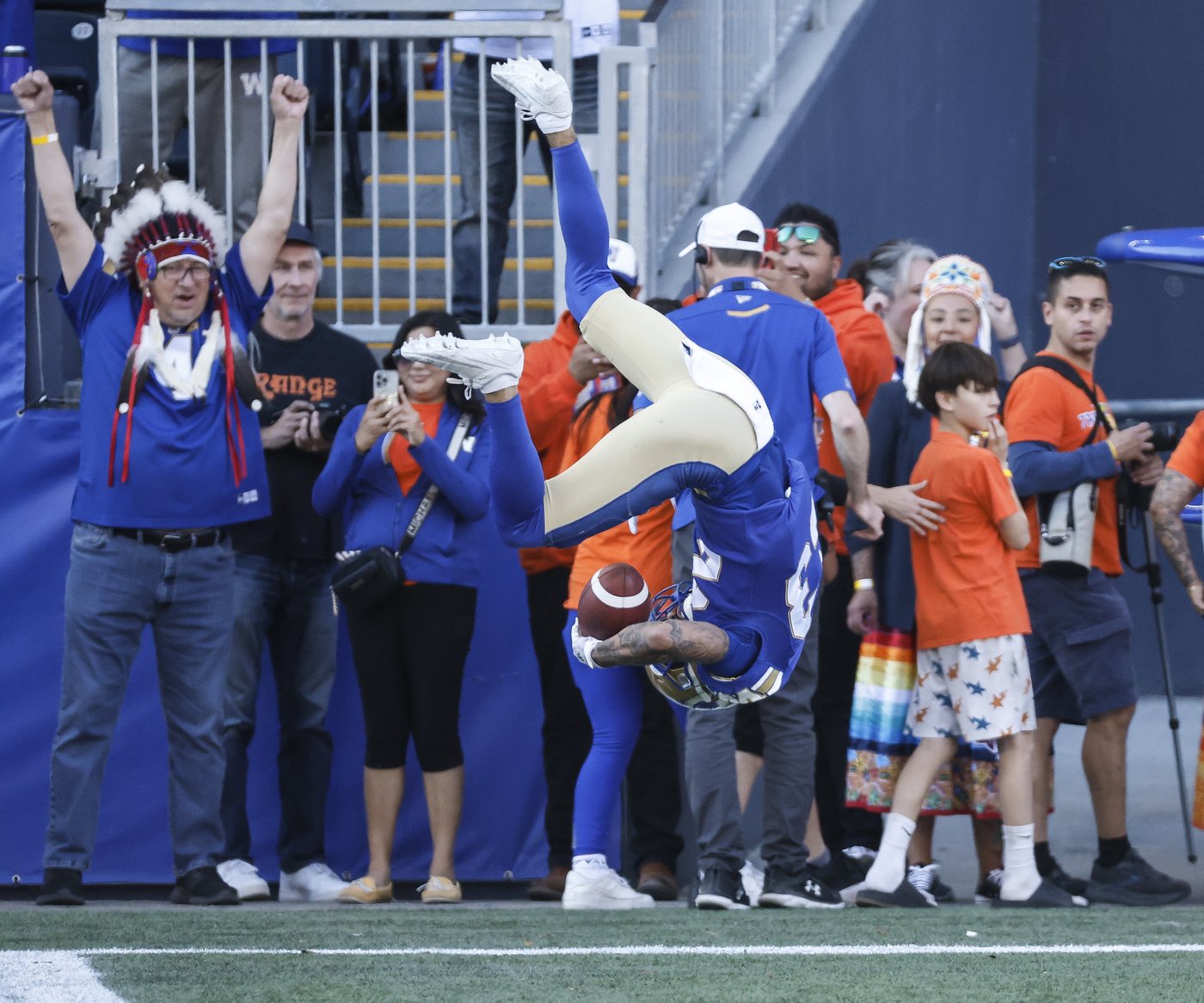 Winnipeg Blue Bombers tame Hamilton Tiger-Cats 40-3 | iNFOnews.ca