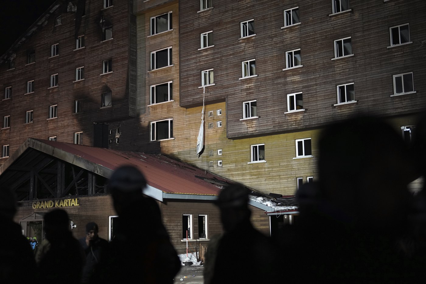 At least 76 people killed in a hotel fire at a ski resort in Turkey | iNFOnews.ca At least 76 people killed in a hotel fire at a ski resort in Turkey | iNFOnews.ca