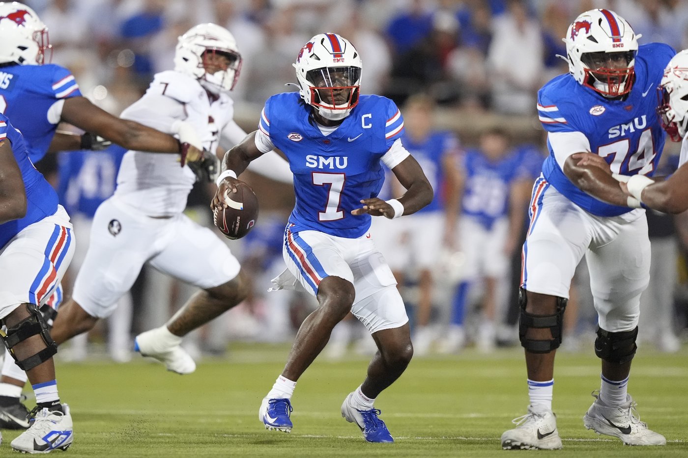 Kevin Jennings goes from undefeated ACC debut to 1st time starting season as QB1 for No. 16 SMU | iNFOnews.ca