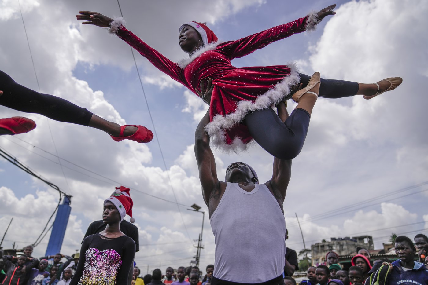 AP PHOTOS: Ballerinas turn one of Kenya's largest slums into a stage for a Christmas show | iNFOnews.ca