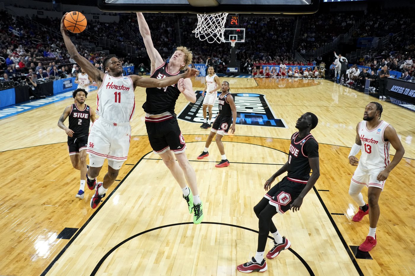 SIUE's Ray'Sean Taylor broke down in tears after NCAA loss. The chance to play meant that much | iNFOnews.ca