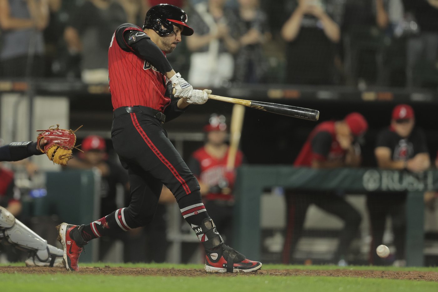Tauchman gets the winning hit in the 11th as the White Sox beat the Guardians 5-4 for DH split | iNFOnews.ca