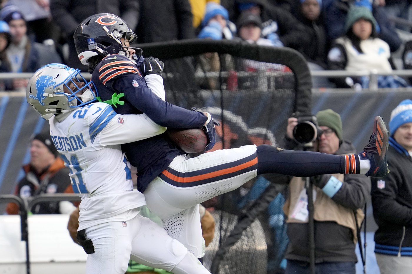 Struggling Bears can find optimism in thriving connection of rookies Williams and Odunze | iNFOnews.ca