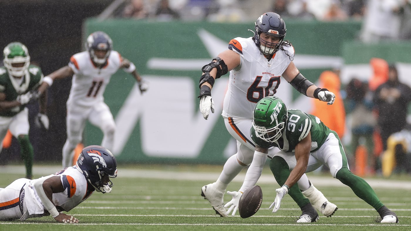Broncos running back Tyler Badie carted from sideline with a back injury | iNFOnews.ca