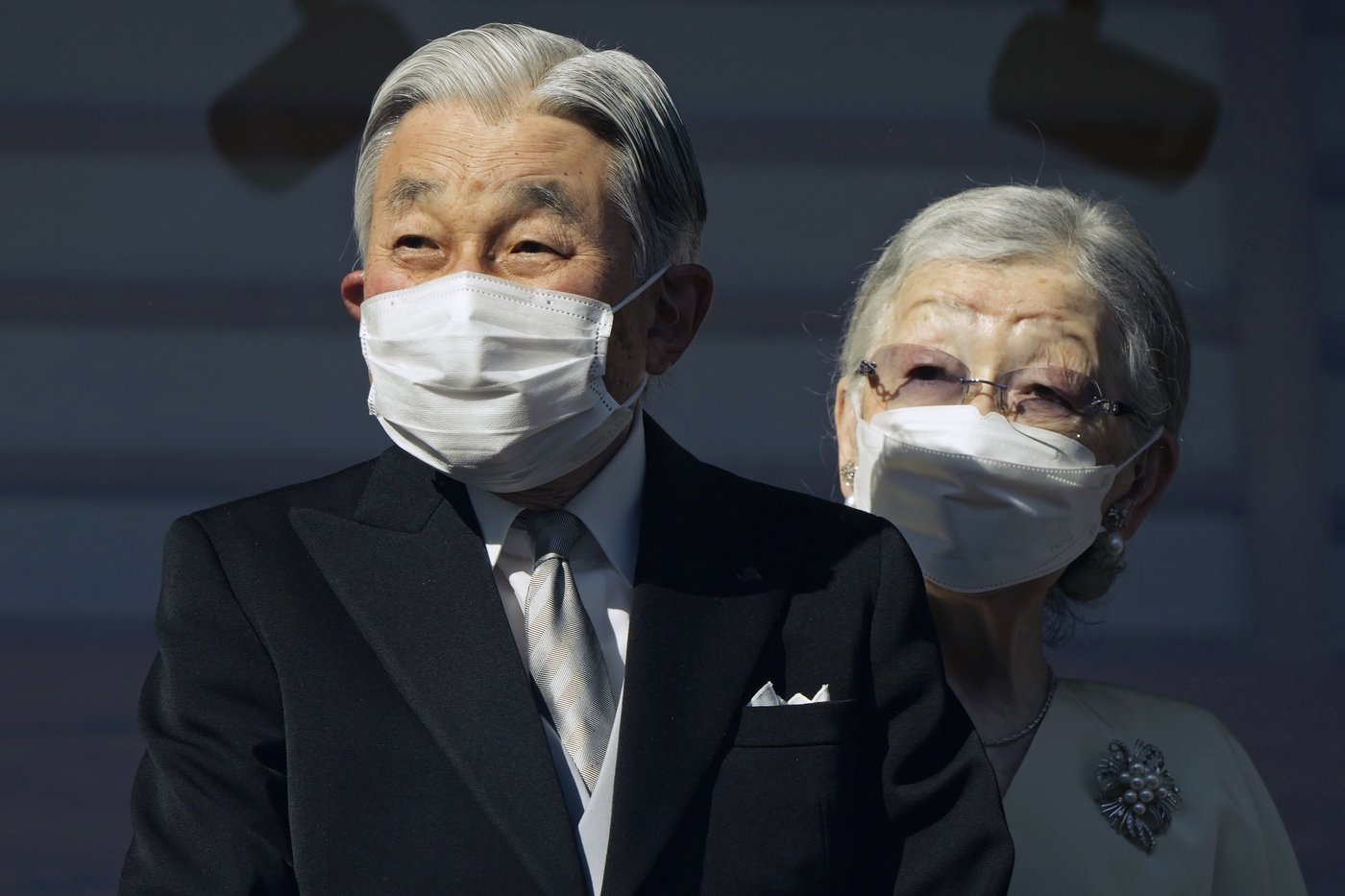 Japan's retired former emperor is to be hospitalized for heart tests, Japanese media say | iNFOnews.ca