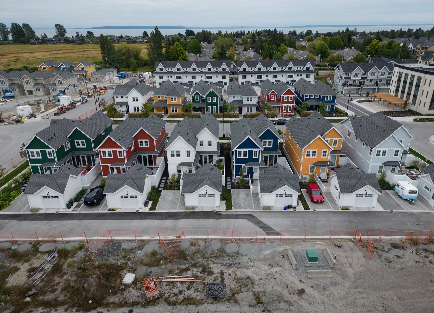 Vancouver home sales surge in October amid lower borrowing costs: board | iNFOnews.ca