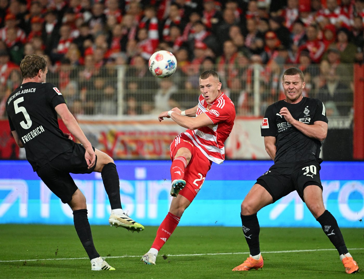 Struggling Gladbach's new sporting director keeps faith in replacement coach despite another loss | iNFOnews.ca