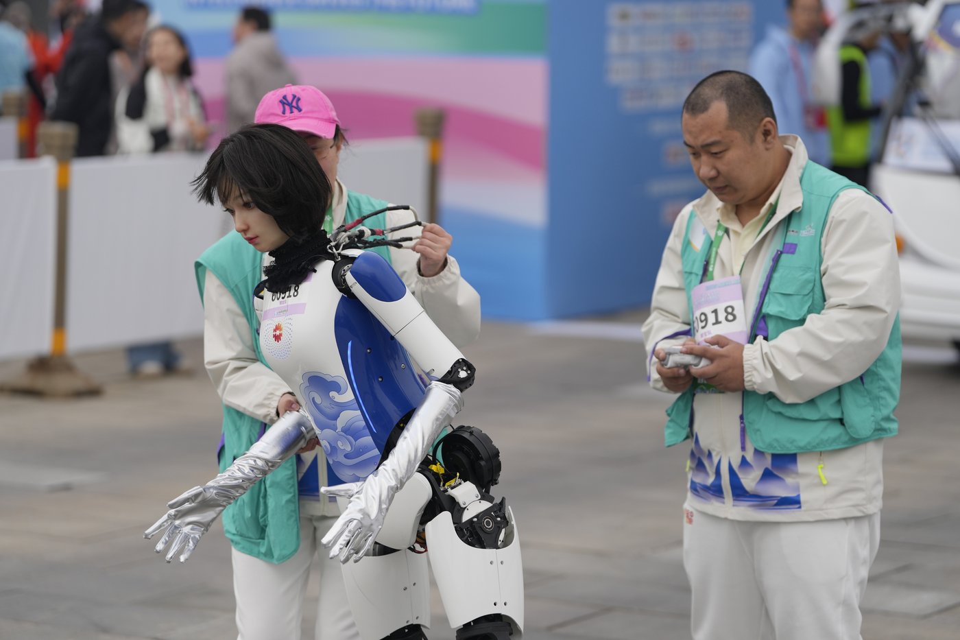 PHOTO COLLECTION: Humanoid Robot Half-Marathon | iNFOnews.ca