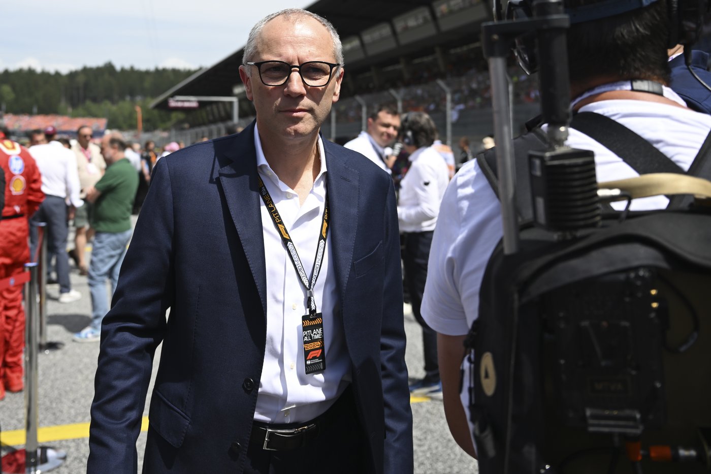 F1 CEO hails 'impressive' plans for a grand prix in Thailand after meeting prime minister | iNFOnews.ca