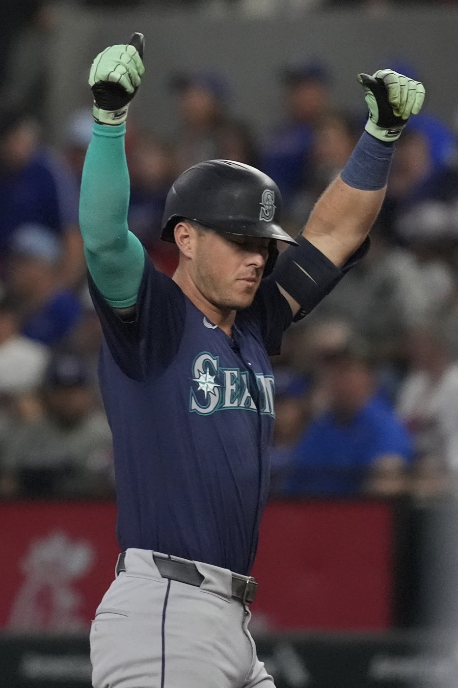 Semien's RBI single gives the Rangers a 6-5 walk-off win over the wild card-chasing Mariners | iNFOnews.ca