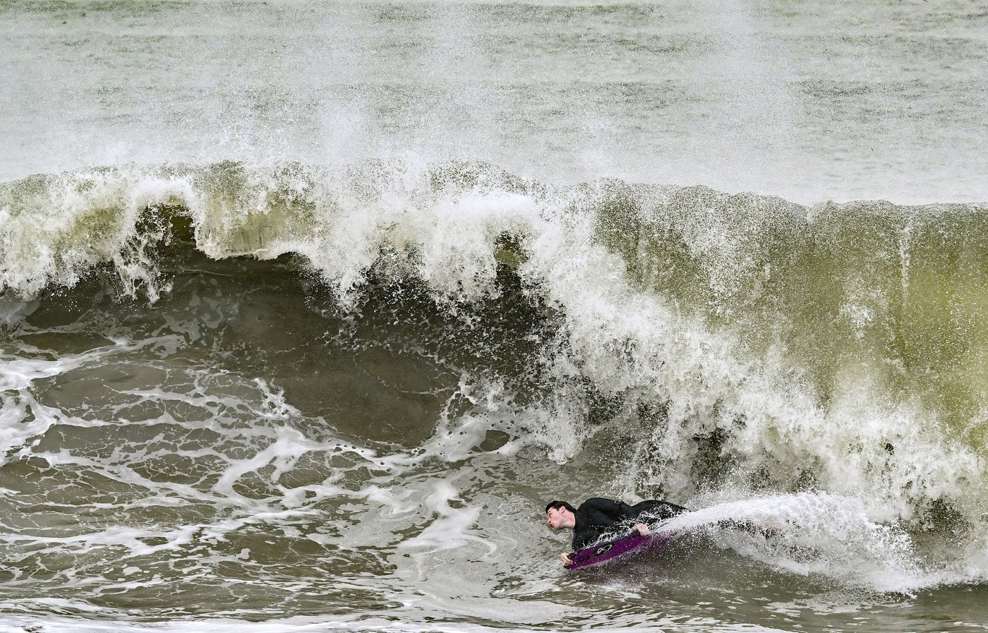 2 rescued after California pier partially collapses due to heavy surf from major Pacific storm | iNFOnews.ca 2 rescued after California pier partially collapses due to heavy surf from major Pacific storm | iNFOnews.ca