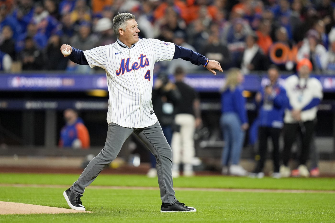 Robin Ventura fine with the grand slam that wasn't 25 years ago for the Mets in NLCS | iNFOnews.ca Robin Ventura fine with the grand slam that wasn't 25 years ago for the Mets in NLCS | iNFOnews.ca