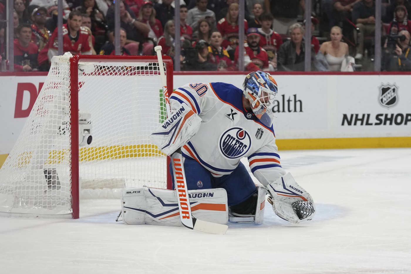 Panthers move to the verge of 2nd straight Stanley Cup title by beating the Oilers 5-2 in Game 5 | iNFOnews.ca Panthers move to the verge of 2nd straight Stanley Cup title by beating the Oilers 5-2 in Game 5 | iNFOnews.ca