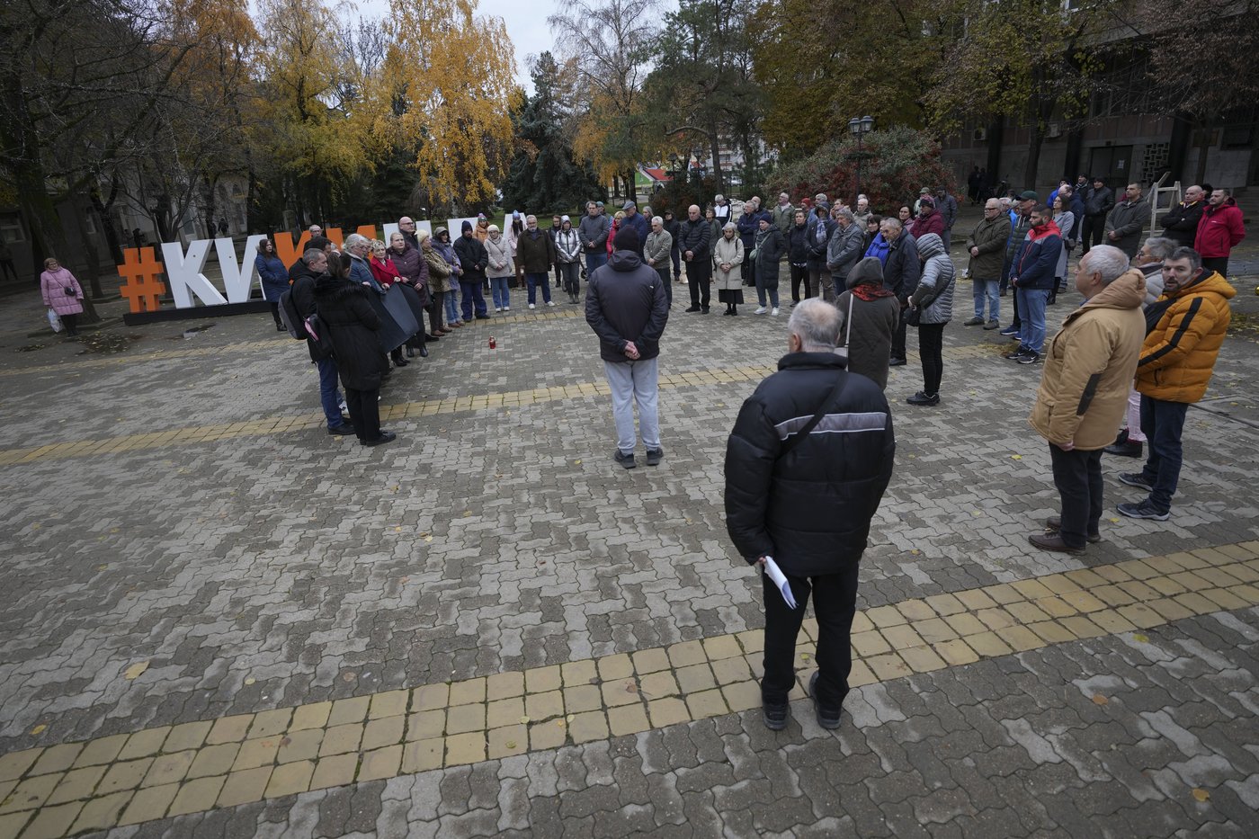 Protesters in Serbia hold 15-minute blockade for 15 victims of roof collapse, demanding justice | iNFOnews.ca