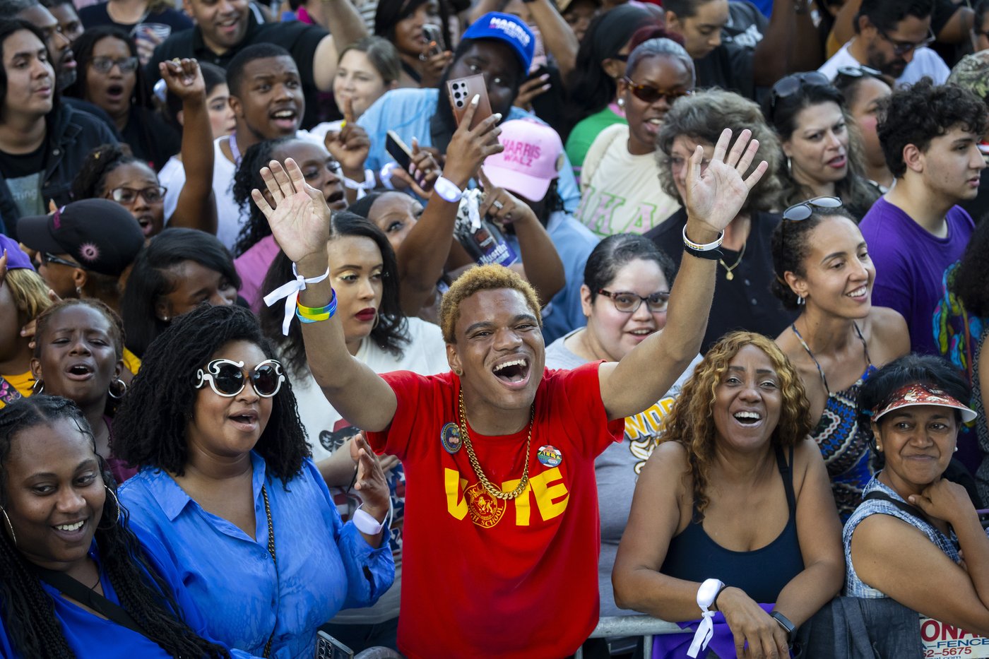 The Latest: Trump sits down with Joe Rogan, Harris rallies with Beyoncé | iNFOnews.ca