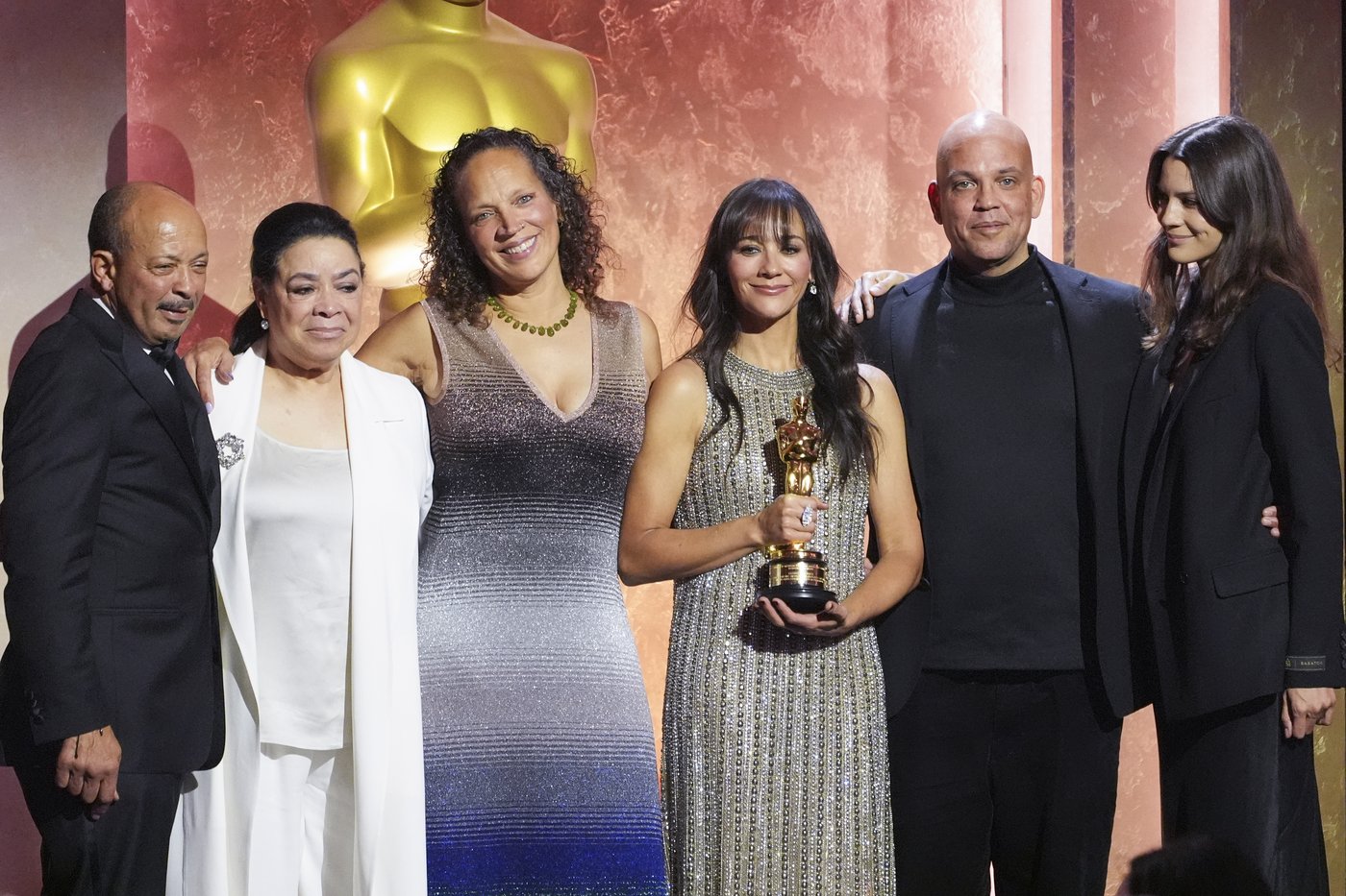 Hollywood stars gather for honorary Oscars event celebrating Quincy Jones, Bond producers, more | iNFOnews.ca