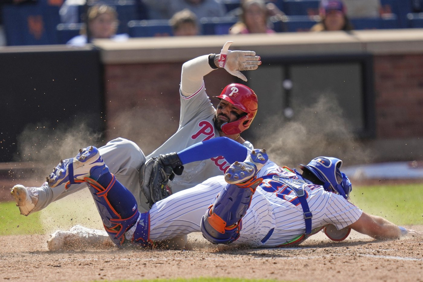 Mets sweep Phillies, extend winning streak to 7 in game with play at the plate and balk that wasn't | iNFOnews.ca Mets sweep Phillies, extend winning streak to 7 in game with play at the plate and balk that wasn't | iNFOnews.ca