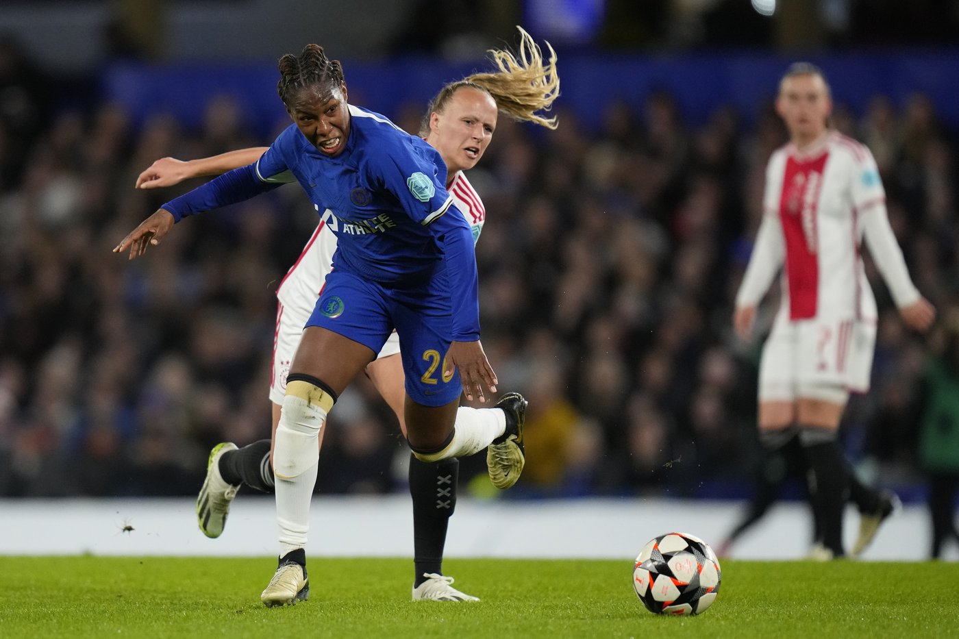 Canadian defender Kadeisha Buchanan sidelined by knee injury playing for Chelsea | iNFOnews.ca Canadian defender Kadeisha Buchanan sidelined by knee injury playing for Chelsea | iNFOnews.ca