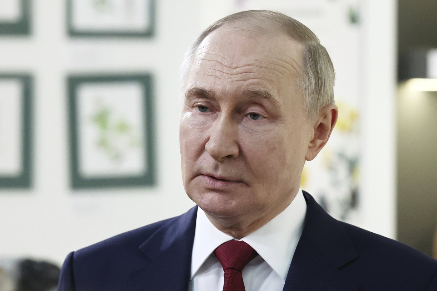 With little progress after phone calls and talks, Ukraine's allies hit Russia with new sanctions | iNFOnews.ca