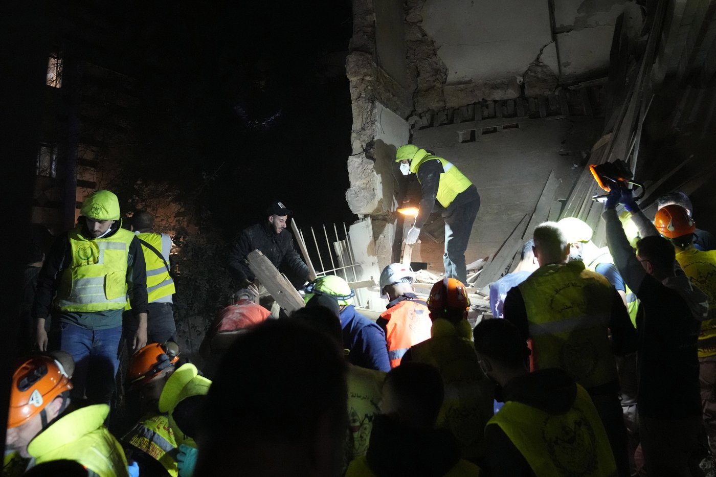 Israeli airstrike hits central Beirut near key government buildings and embassies | iNFOnews.ca Israeli airstrike hits central Beirut near key government buildings and embassies | iNFOnews.ca