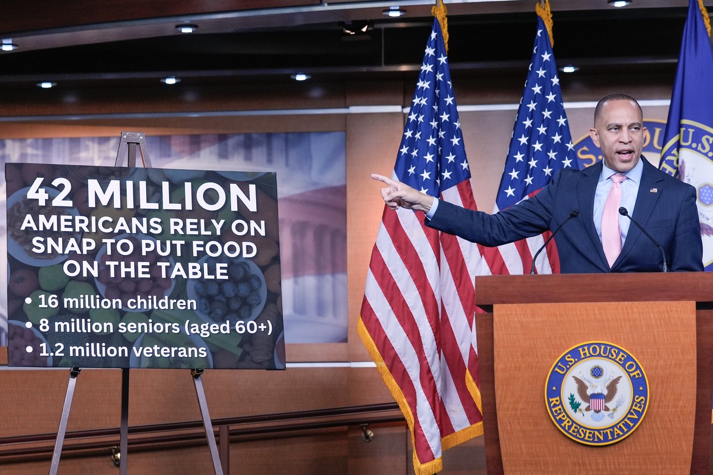 Republican leaders reject Trump's demands to scrap the Senate filibuster to end the shutdown | iNFOnews.ca