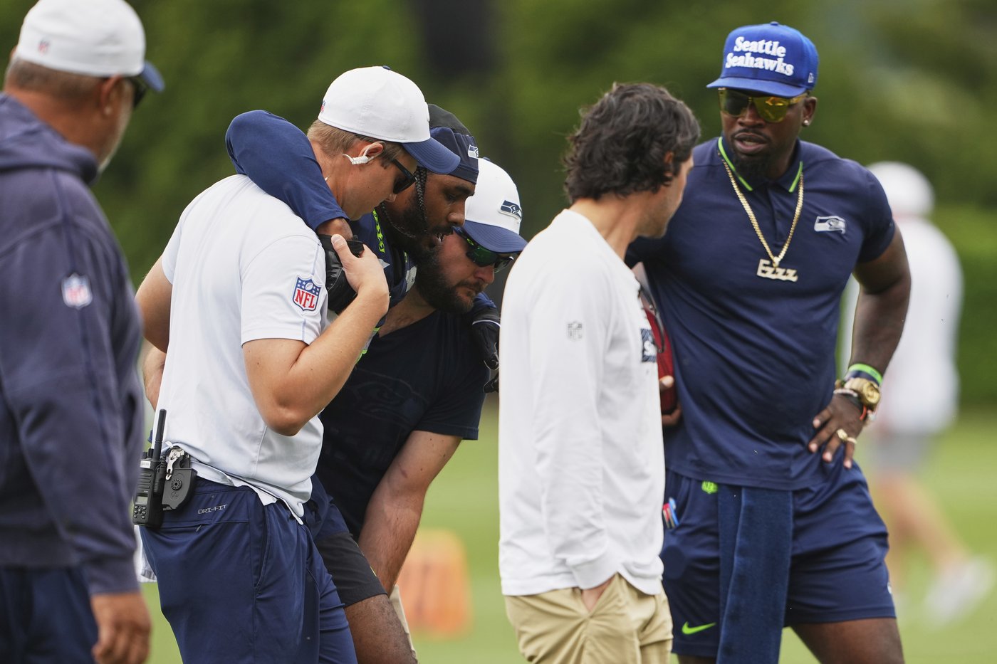 Seahawks RB Kenny McIntosh placed on injured reserve with torn ACL | iNFOnews.ca