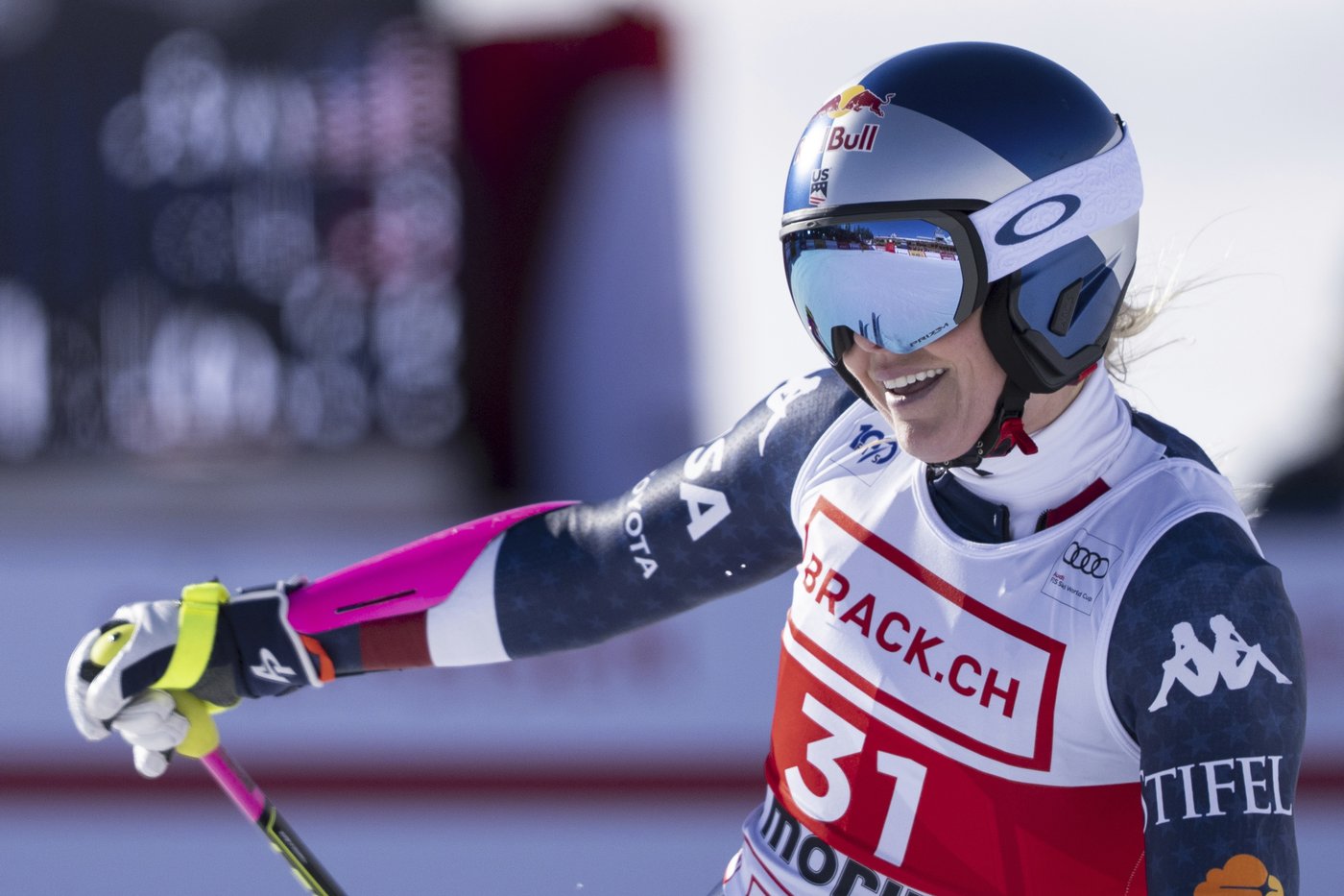 Lindsey Vonn takes a low-risk approach, 14th in her return to World Cup skiing at age 40 | iNFOnews.ca