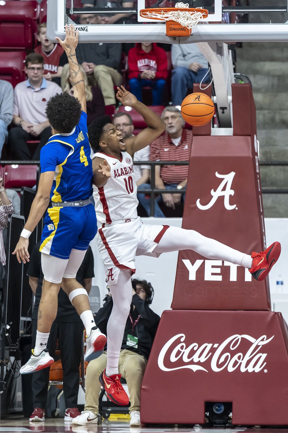 Holloway, No. 5 Alabama overwhelm South Dakota State with 19 3-pointers in 105-82 victory | iNFOnews.ca Holloway, No. 5 Alabama overwhelm South Dakota State with 19 3-pointers in 105-82 victory | iNFOnews.ca