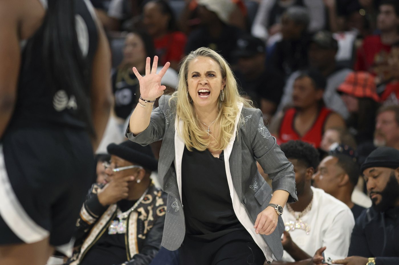 Jackie Young's 24 points and Aces' 16-point run staves off elimination in 95-81 win over Liberty | iNFOnews.ca