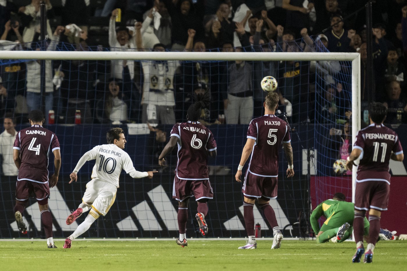 Dejan Joveljic, Riqui Puig both have 2 goals and assist as Galaxy rout Rapids 5-0 in playoff opener | iNFOnews.ca