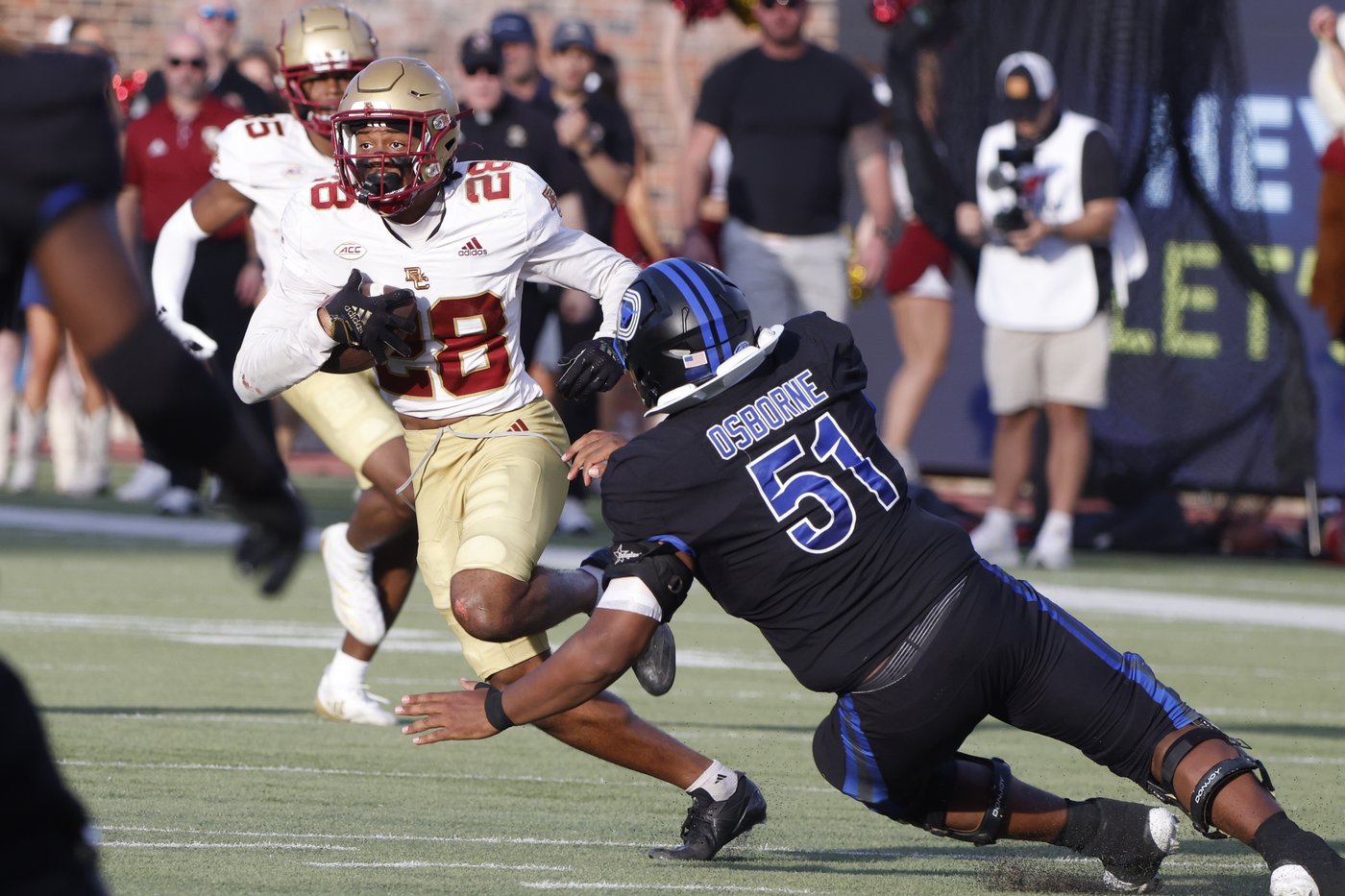 No. 14 SMU moves closer to ACC title game by beating Boston College 38-28 for 7th win in a row | iNFOnews.ca