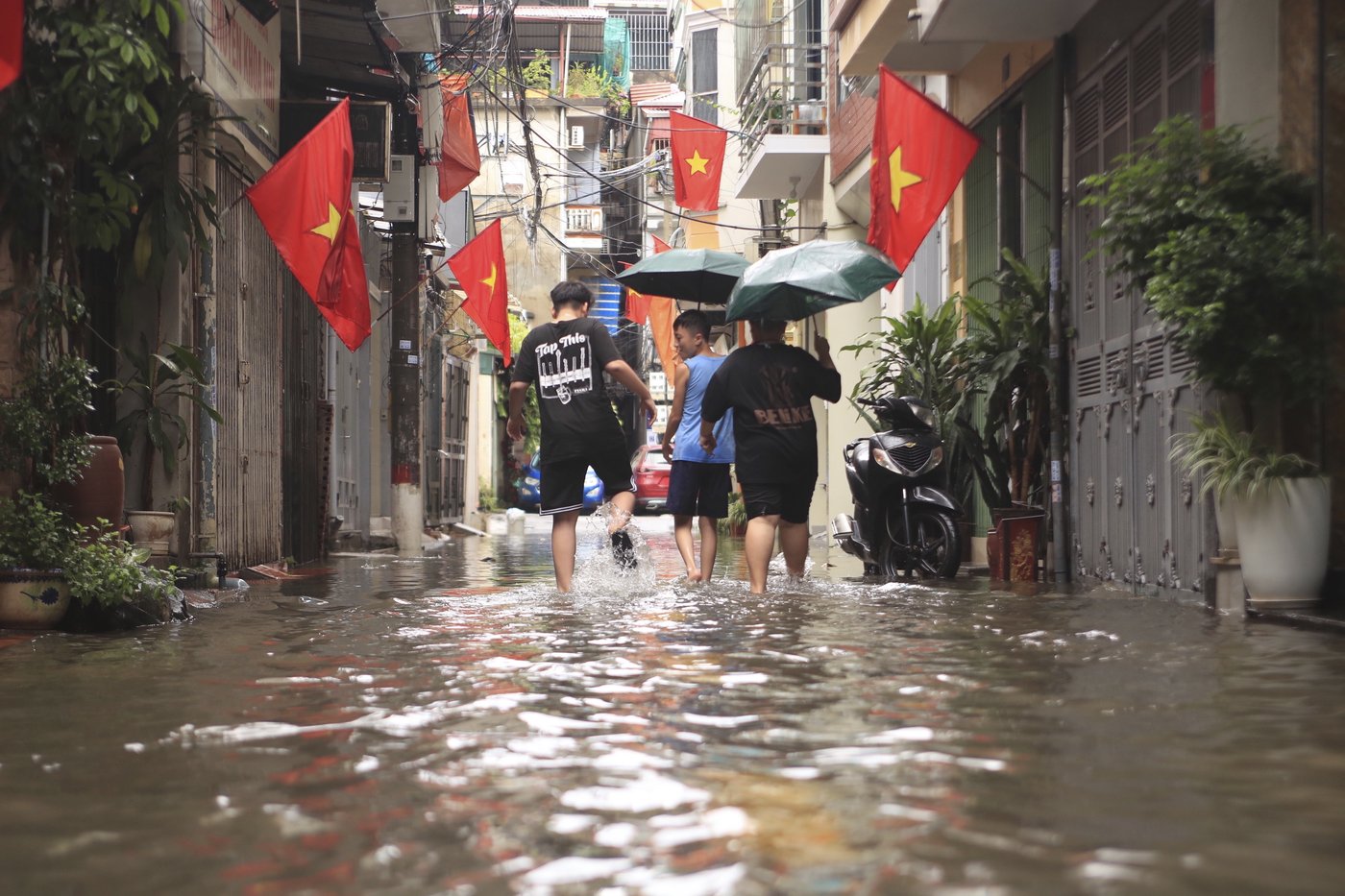 Heavy rain causes flooding, landslides and 8 deaths in Vietnam and Thailand | iNFOnews.ca Heavy rain causes flooding, landslides and 8 deaths in Vietnam and Thailand | iNFOnews.ca