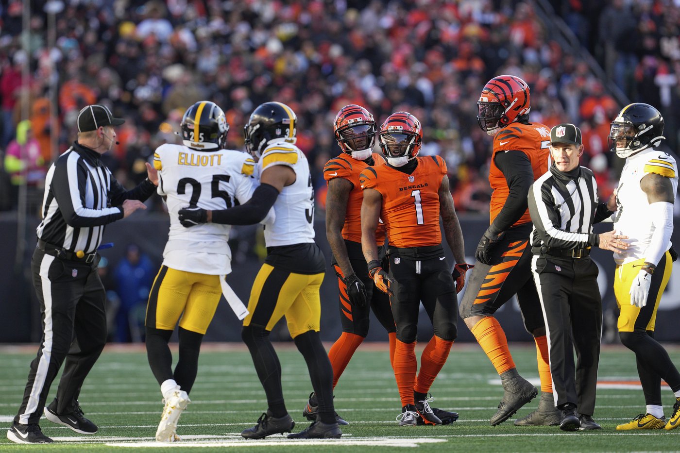 Russell Wilson throws for a season-high 414 yards and 3 TDs as the Steelers top the Bengals 44-38 | iNFOnews.ca Russell Wilson throws for a season-high 414 yards and 3 TDs as the Steelers top the Bengals 44-38 | iNFOnews.ca