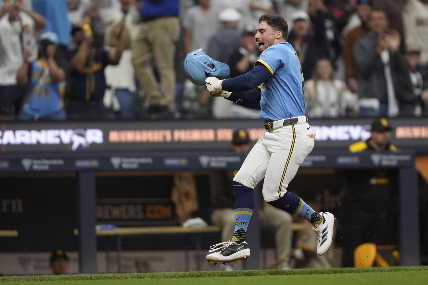 Caleb Durbin hits a walk-off homer to give the Brewers 4-3 victory over the Padres | iNFOnews.ca Caleb Durbin hits a walk-off homer to give the Brewers 4-3 victory over the Padres | iNFOnews.ca