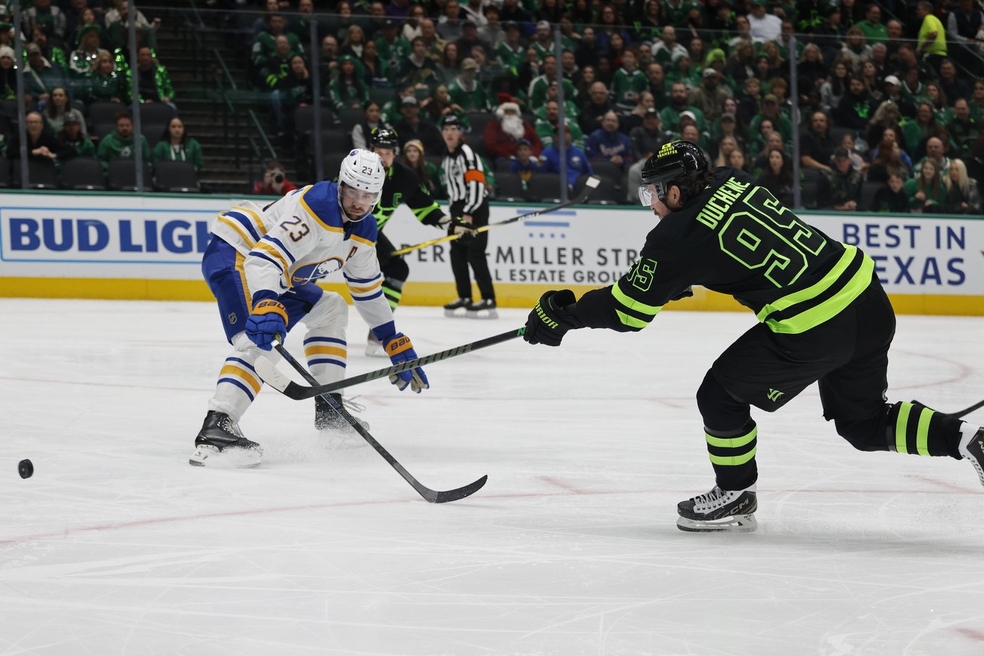 Wyatt Johnston scores go-ahead goal midway through 3rd period as Stars beat Sabres 4-2 | iNFOnews.ca
