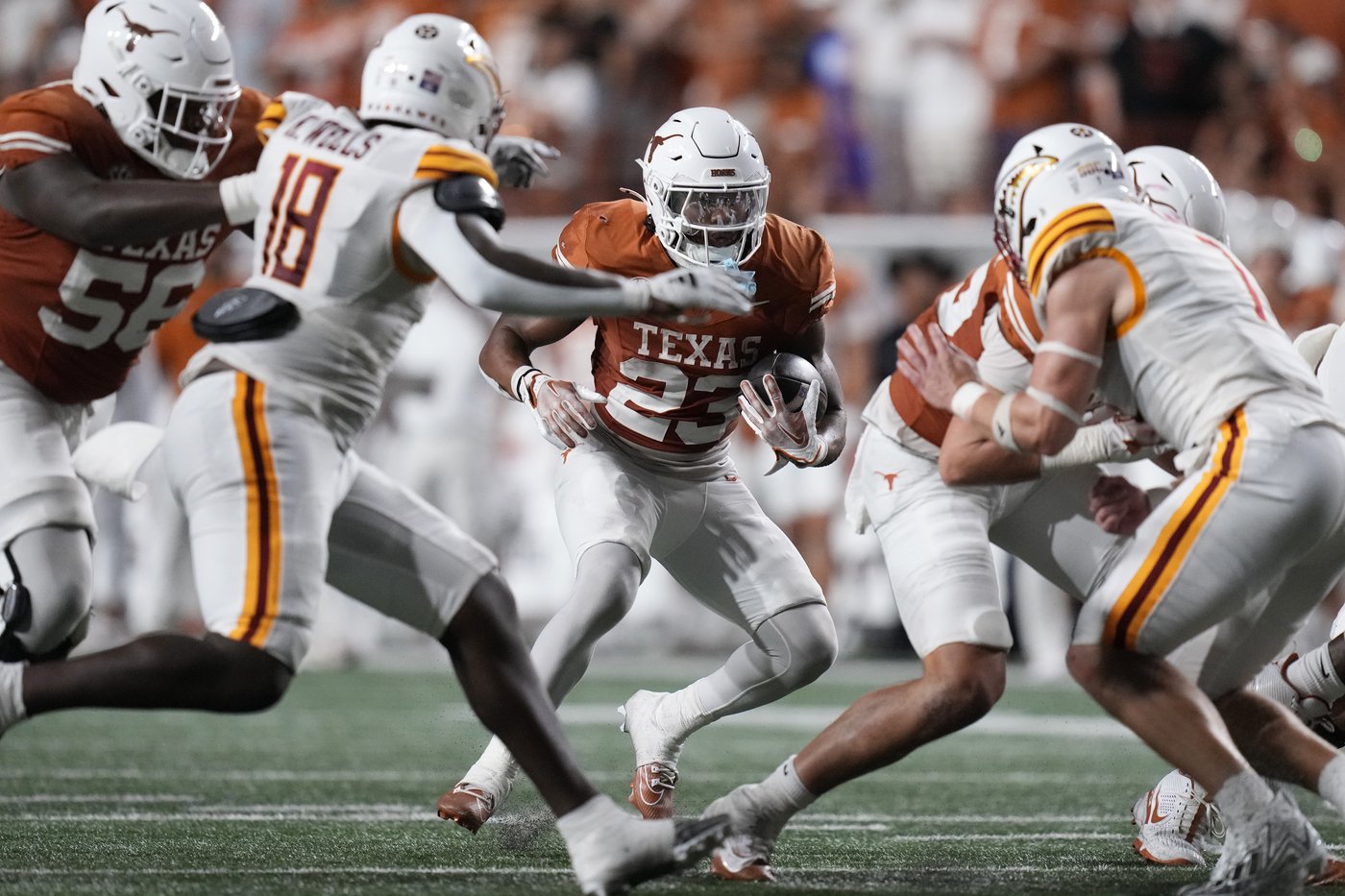 No. 1 Texas keeps rolling behind Manning and Blue and routs ULM 51-3 in last game before SEC play | iNFOnews.ca No. 1 Texas keeps rolling behind Manning and Blue and routs ULM 51-3 in last game before SEC play | iNFOnews.ca