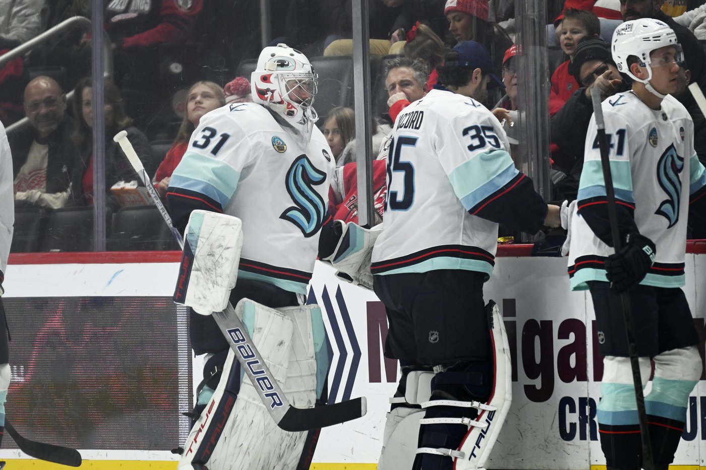 Seattle Kraken put struggling goaltender Philipp Grubauer on waivers to send him to the minors | iNFOnews.ca Seattle Kraken put struggling goaltender Philipp Grubauer on waivers to send him to the minors | iNFOnews.ca