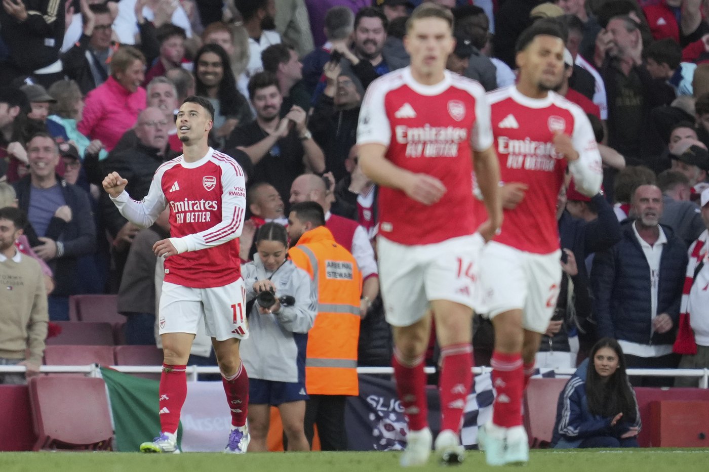 Arsenal snatches 1-1 draw with defensive Man City with Martinelli's stoppage-time goal | iNFOnews.ca Arsenal snatches 1-1 draw with defensive Man City with Martinelli's stoppage-time goal | iNFOnews.ca