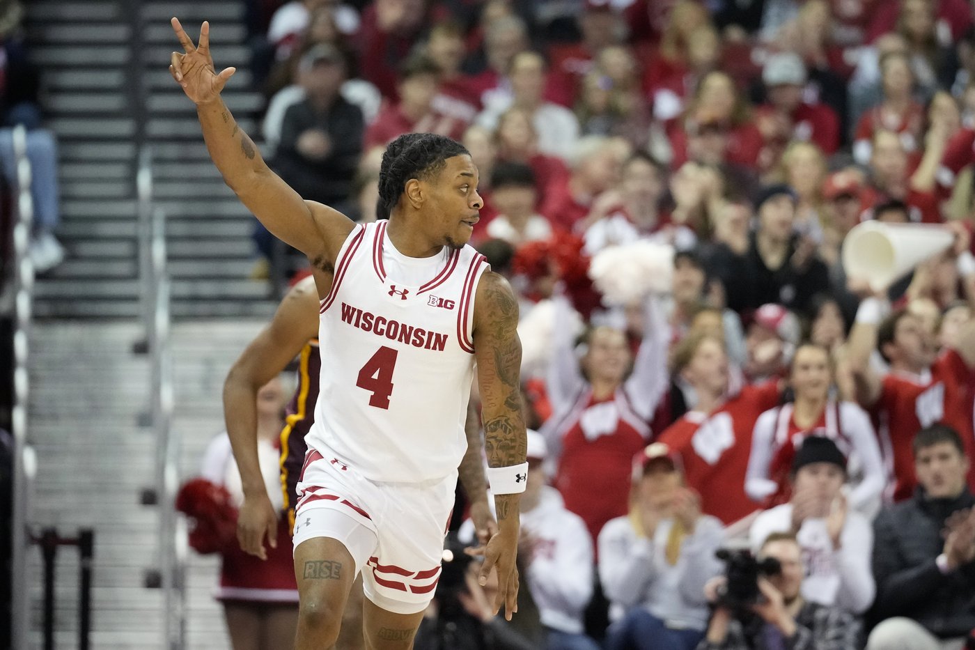 Steven Crowl scores 18, John Tonje adds 16; Wisconsin beats Minnesota 80-59 | iNFOnews.ca Steven Crowl scores 18, John Tonje adds 16; Wisconsin beats Minnesota 80-59 | iNFOnews.ca