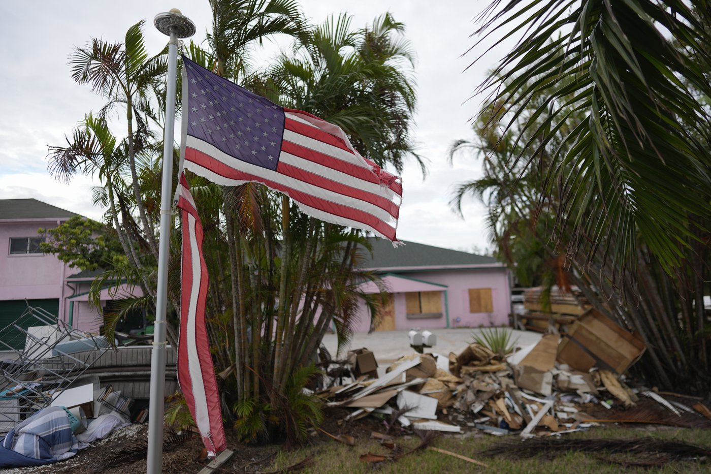 Time to evacuate is running out as Hurricane Milton closes in on Florida | iNFOnews.ca