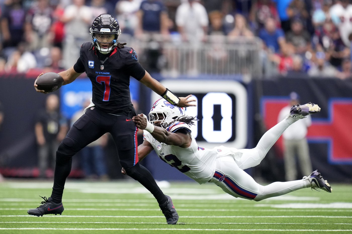 Drake Maye gets shot as Patriots starting QB against Houston's tough defense | iNFOnews.ca