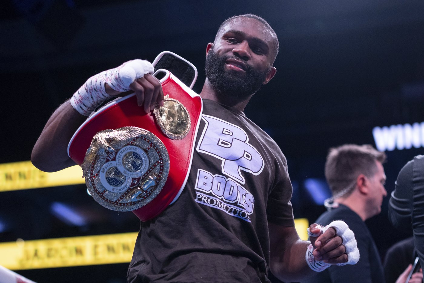 'Boots' Ennis defends welterweight championship with unanimous decision win over Chukhadzhian | iNFOnews.ca